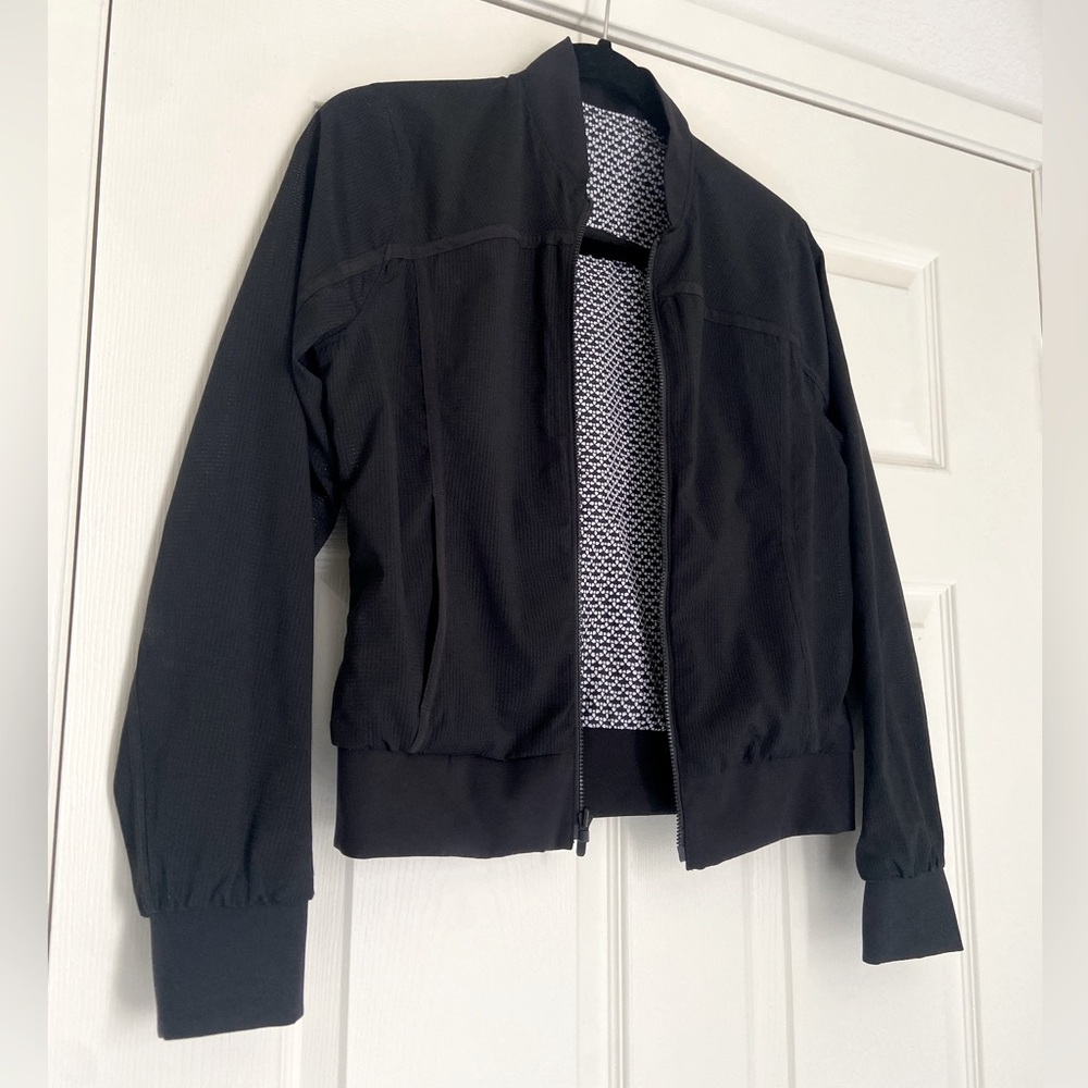 Lululemon Bomb Around Jacket *Reversible in Monochromic Black / Black